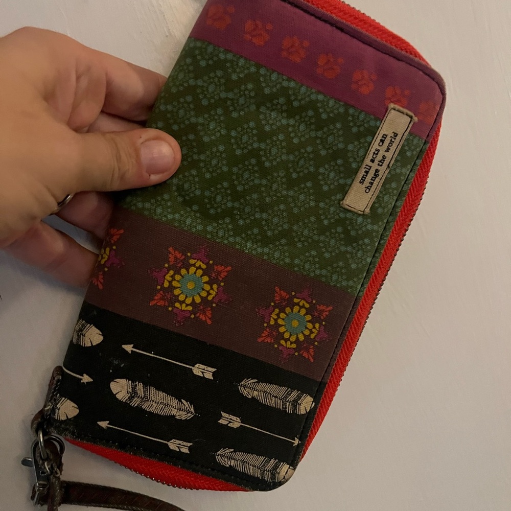 NATURAL LIFE Multicolor Clutch with Red Trim